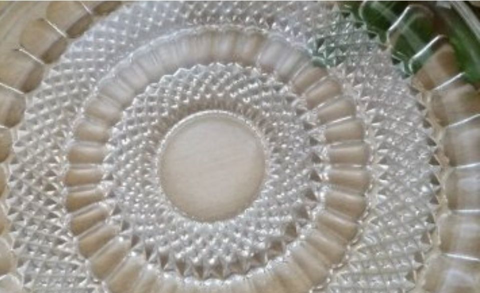 Порцелан и стъкло.