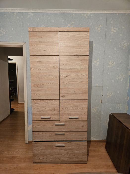 Шкаф б/у для хранения одежды коричневый