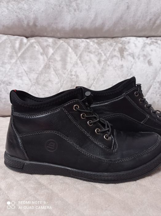 Продам детские ботинки,осень!