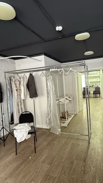 Продам металические белые стойки