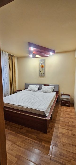 Închiriez apartament ultracentral English Park 2 camere