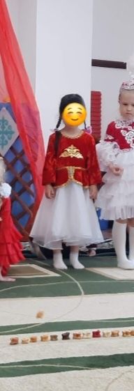 Продам казахское платье (5-6л)  для девочки