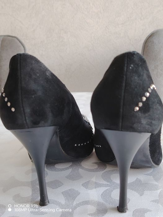 Продам женские туфли 35 размер