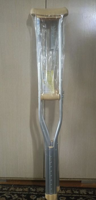 Костыли новые в упаковке