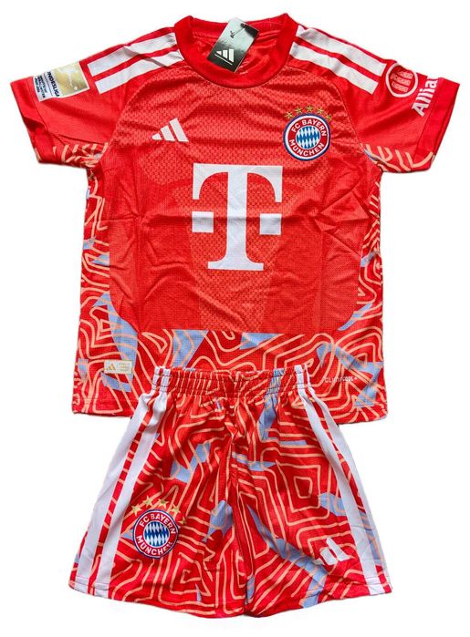 Детски вратарски екип Байерн Мюнхен Нойер комплект Bayern Munich Neuer тениска и къси панталони