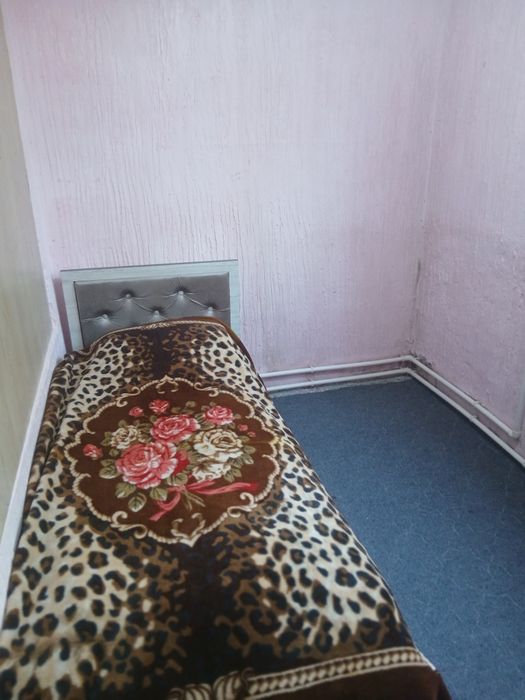 Юнусобод.1 хона 4кв.Кватиран 5 кизларга.1 мл. сум.