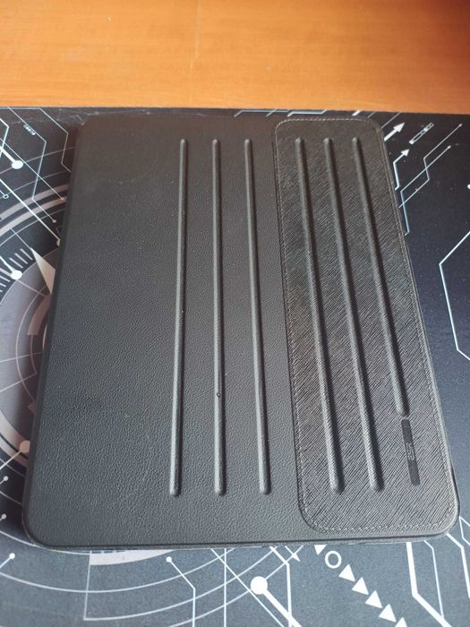 Husă iPad Pro 13 inch ESR Magnetic Shift neagră