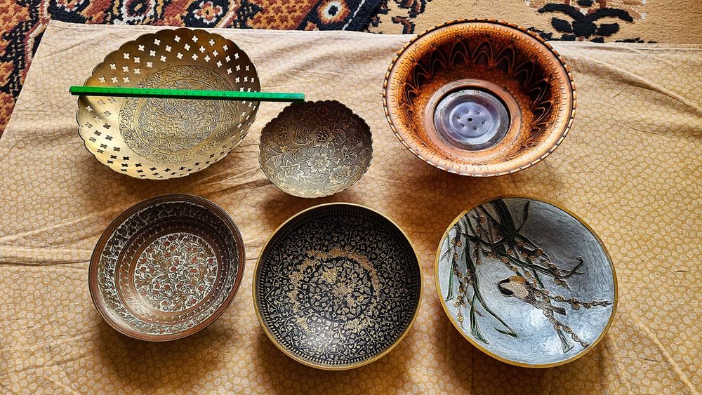 Fructiere din bronz emailate sau bogat ornamentate