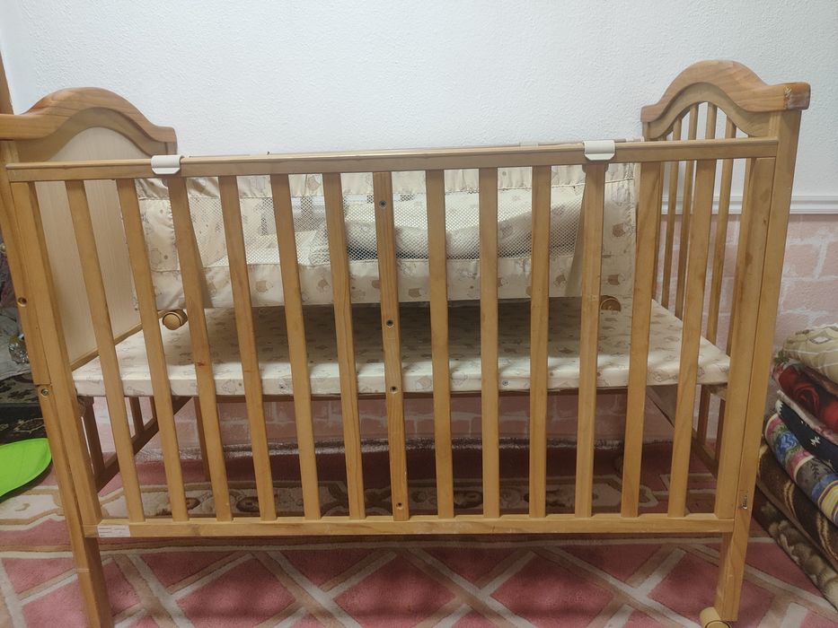 Детская кроватка