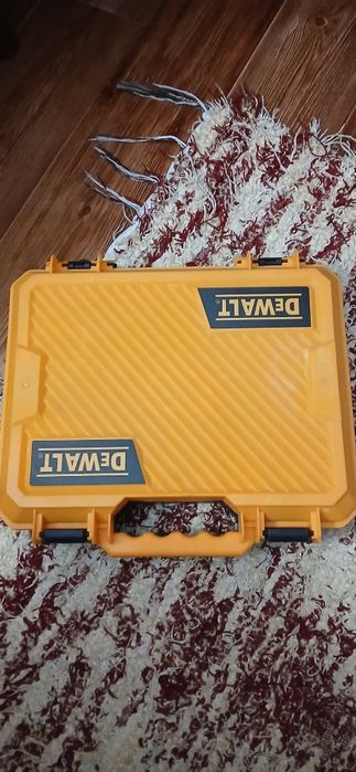 Шуруповерт Dewalt