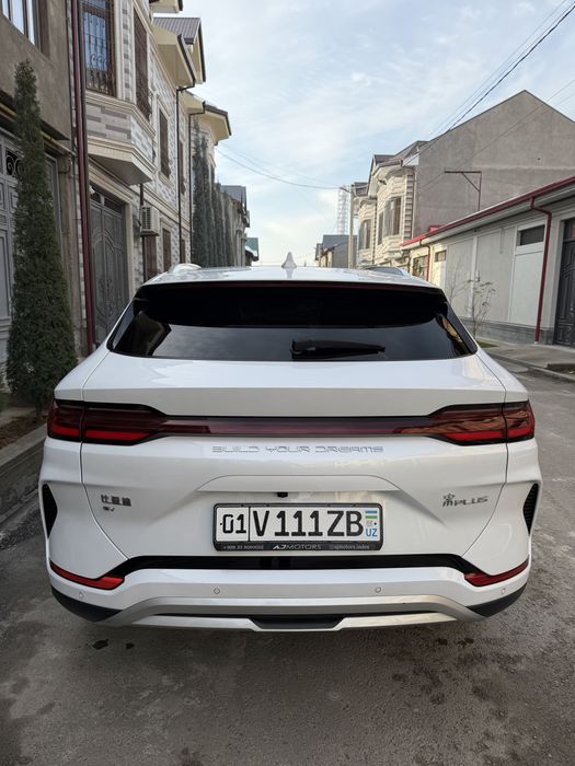 BYD champion 605 Honor pozitsa Toshken shaharga nasiya savdoga berilad