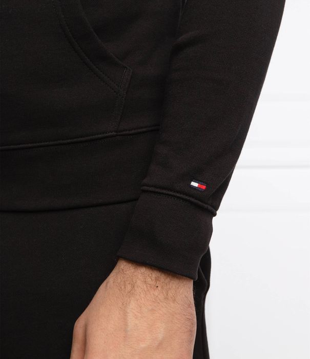 Суитчъри Calvin Klein ; Tommy Hilfiger