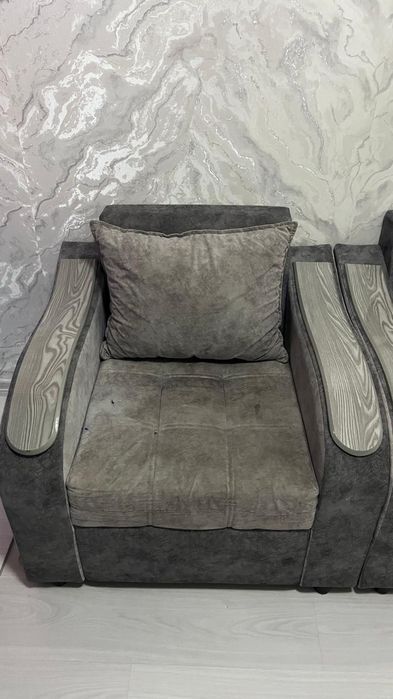 Диван в хорошом состояние