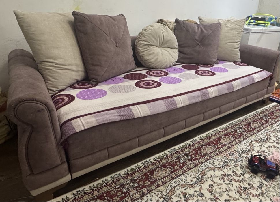 Диван для гостиной