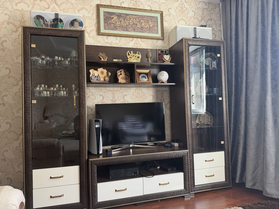 Гостиный шкаф, стенка