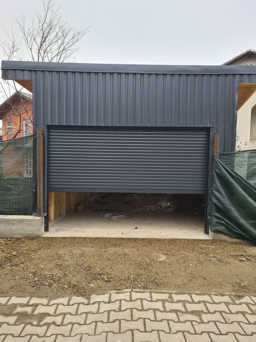 Usi de garaj tip rulou-lamela 55mm.