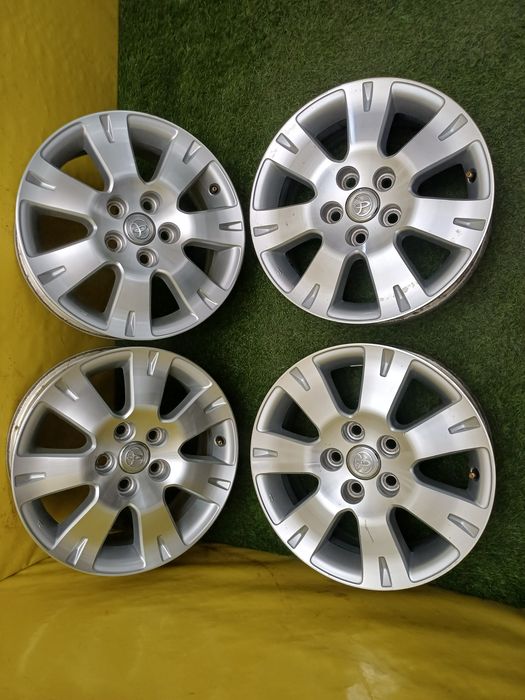 Диски R16 5x114.3 на Toyota и другие.