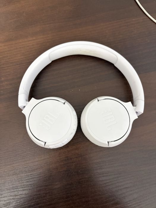 Наушники JBL Tune 670NC