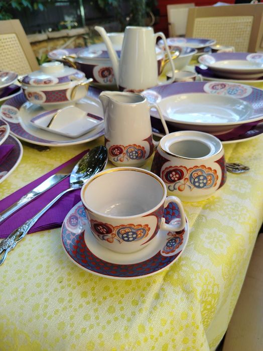 НОВ Сервиз за хранене