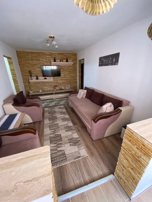 Apartament cu 3 camere de inchiriat
