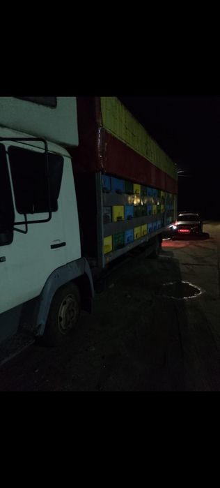 Camion apicol, vând sau schimb.