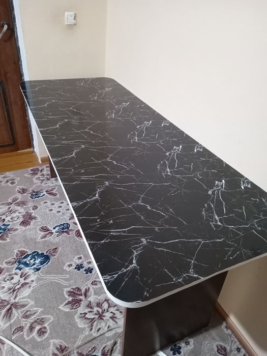 Стол сатылады жаксы жагдайы келисемиз