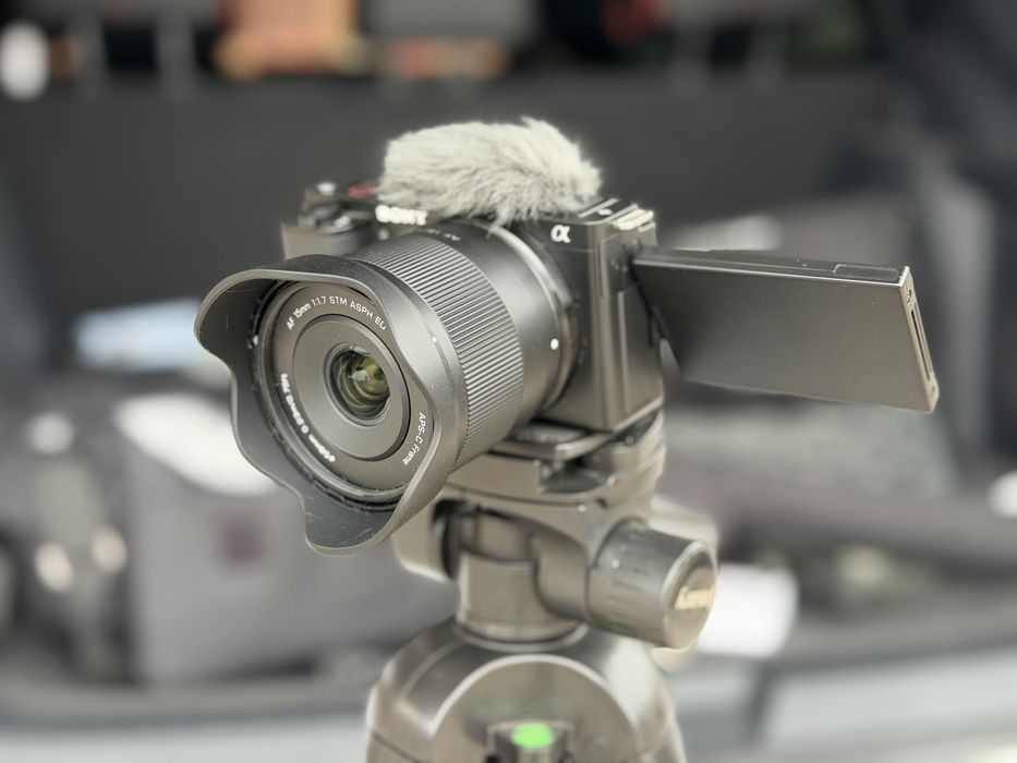 Sony ZV-E10 vlog / video kamera set sotiladi (ideal holat)