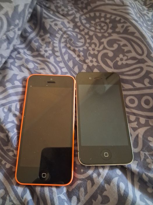 iPhone 5C и iPhone 4 за части