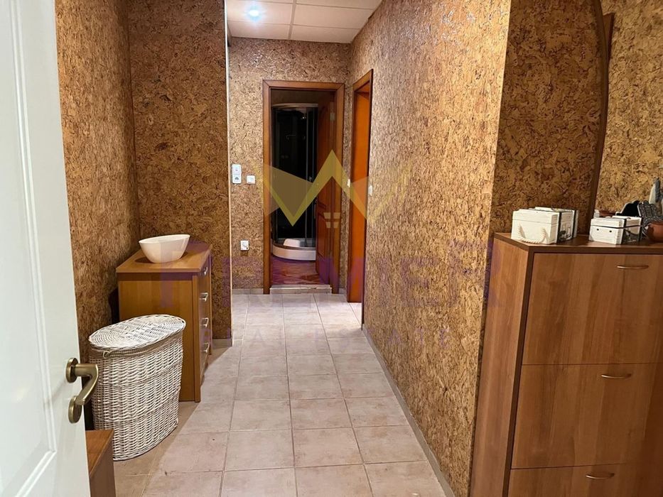 Продава се Двустаен апартамент в к.к. Елените - 75 кв.м за 1100 €/кв.м - Снимка #3