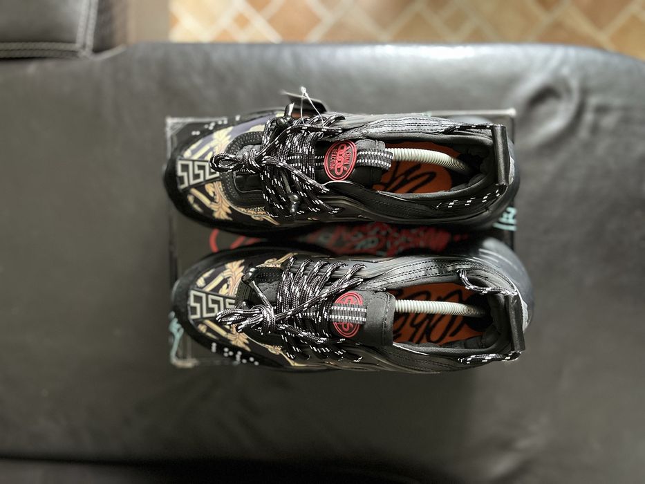 Versace chain reaction