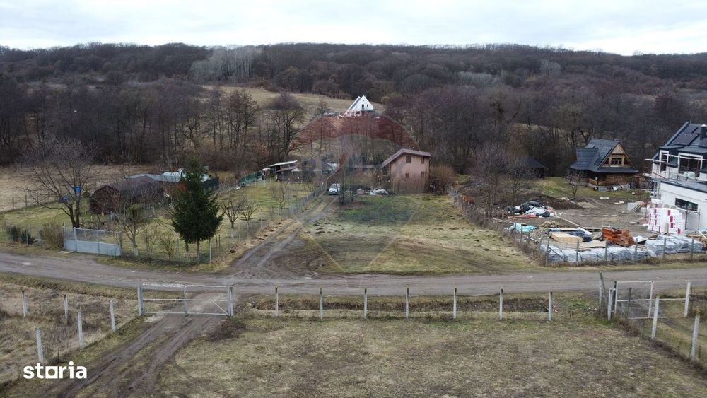 Teren 999 mp. Front 15,70 ml. Valea Garbaului - Floresti