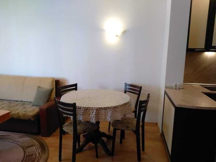 2-стаен апартамент под наем Изток