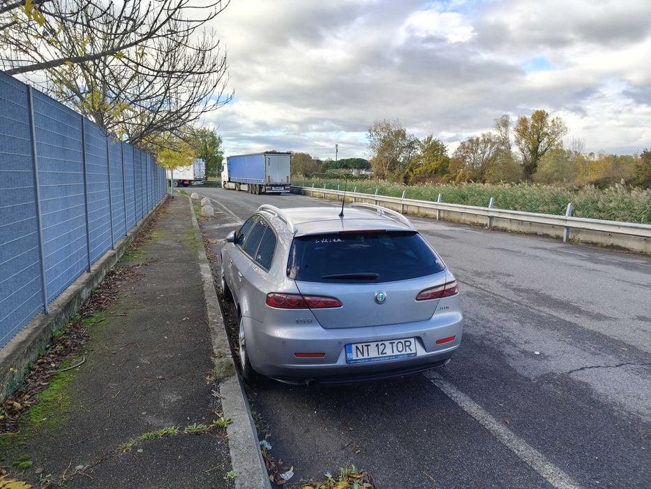 Vând Alfa Romeo 159