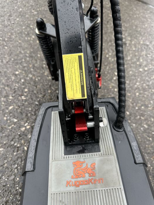 Trotineta electrică Kugoo Kukirin M4 Pro, încă în garanție