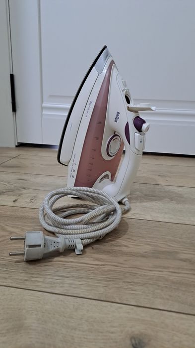 Продается Утюг Браун.
