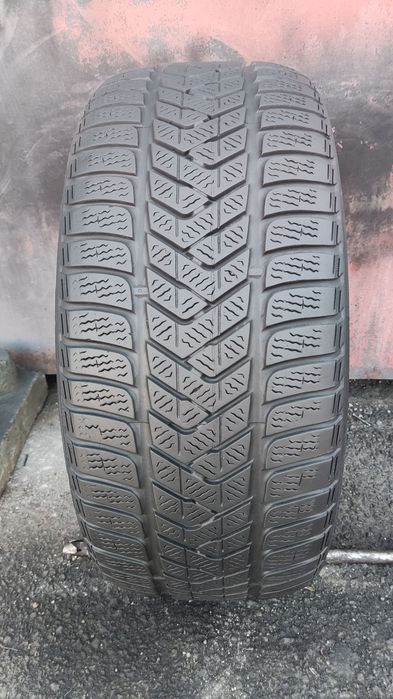 1бр. зимна гума 225/45/17 Pirelli Sotto Zero 3 
dot22
6mm
Добро състоя