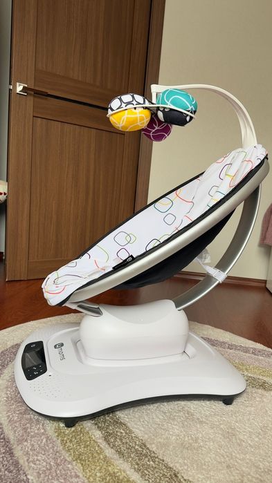 4 Mom's электрокачеля