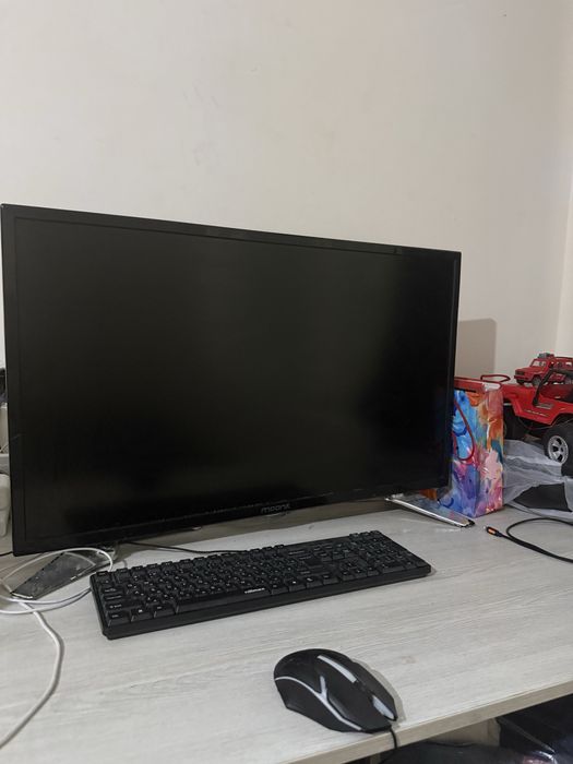 Kampyuter monitor ekran singan