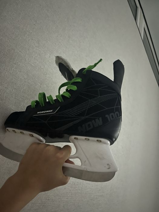 Хоккейные коньки