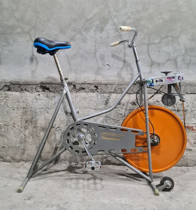 Велотренажёр      .