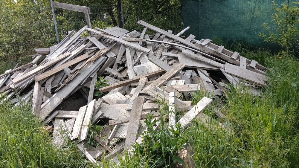 Debarasare , demolare , eliberare spati moloz deseuri