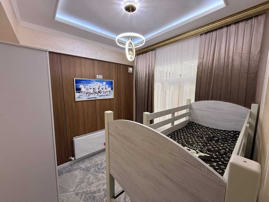 Срочно продается 3х комнатная люкс квартира на 4 этаже, в Самарканде