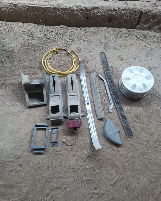 Damas zapchastlari sotiladi.