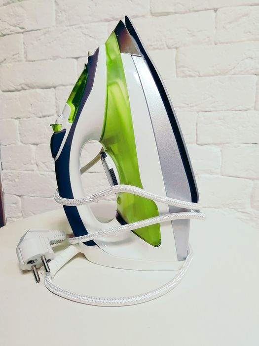 Продам новый утюг Ravenda