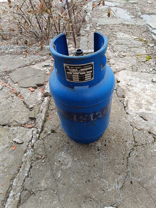 Продавам две газови бутилки