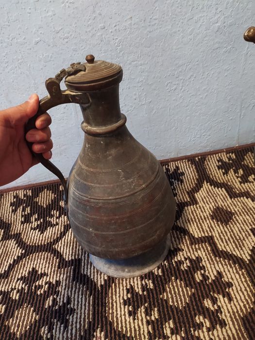 Mis qumgonlari antikvar