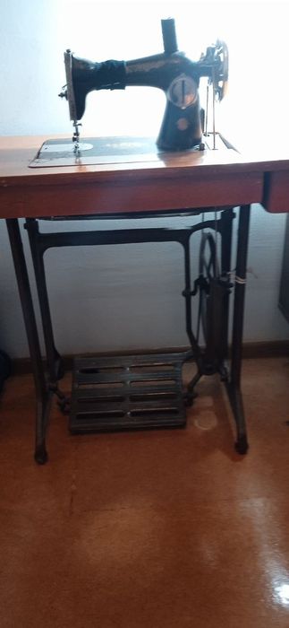Швейная машинка Зингер