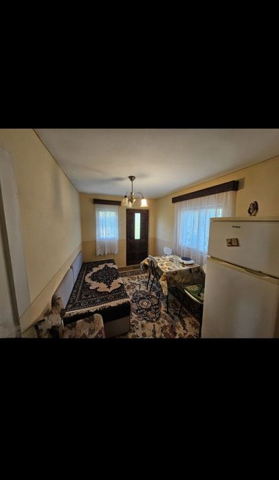 Casă cu teren de vânzare