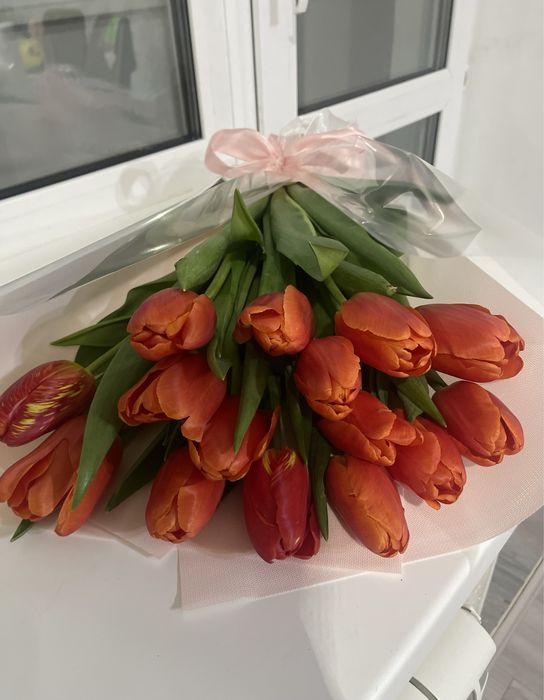 Цветы свежие, стойкие и безупречно красивые