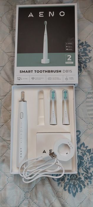 Електрическа четка за зъби  AENO